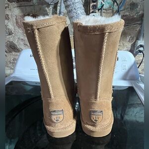 Bear paw Elle short Cognac women’s size 9